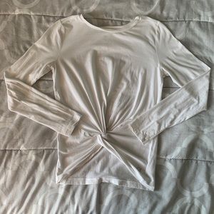 GapFit Knotted/Twisted Long Sleeve